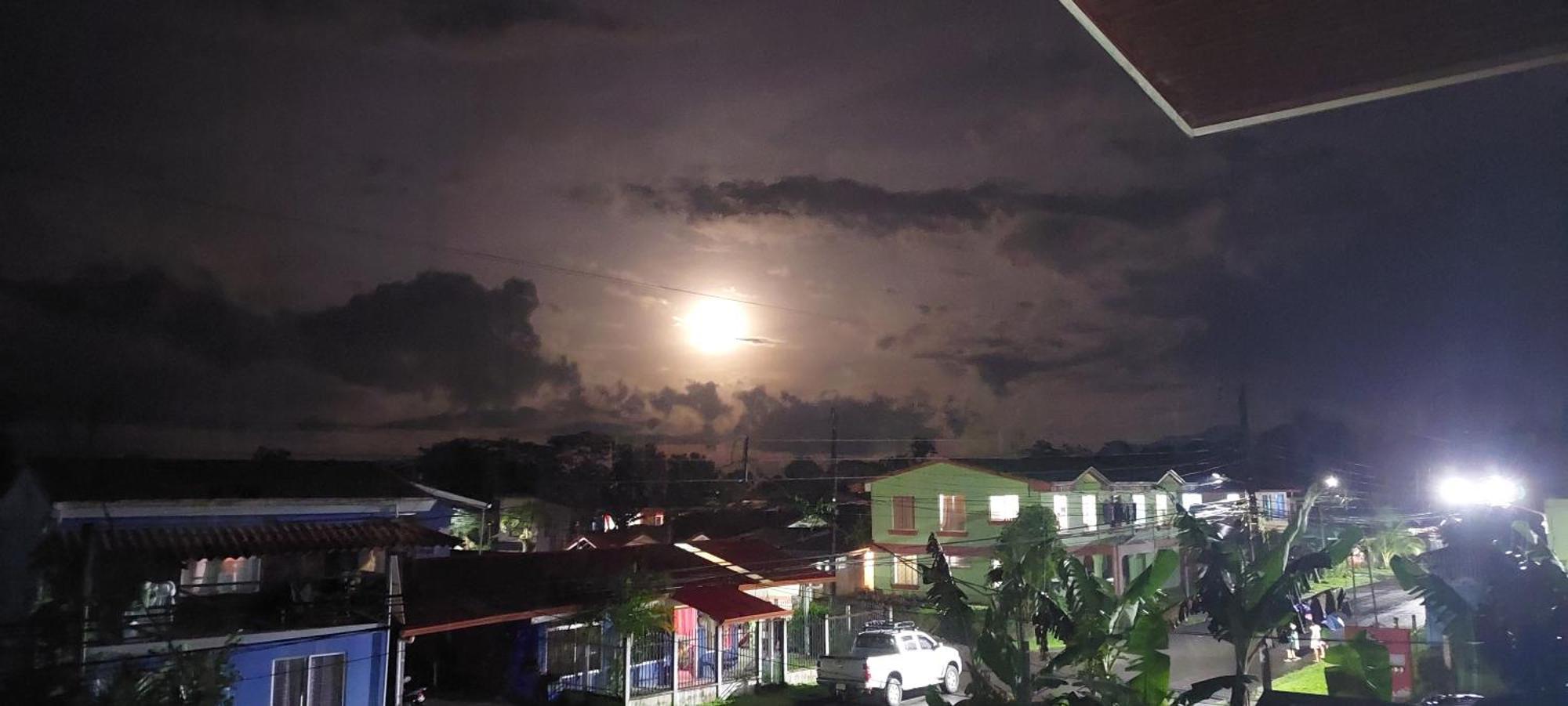 Alojamientos N&S La Fortuna Rum bild